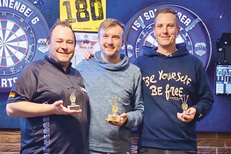 Die drei Erstplatzierten (von links): David Diaz Jach (2. Platz), Tobias Voges (1. Platz) und Timo Weber (3. Platz)