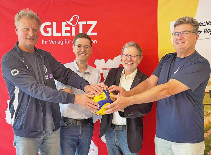 Matthias Keller, Oliver Kroll, Karl-Heinz Gleitz und Harald Thiele (von links) haben ihre Partnerschaft besiegelt und freuen sich über die neue Kooperation. 