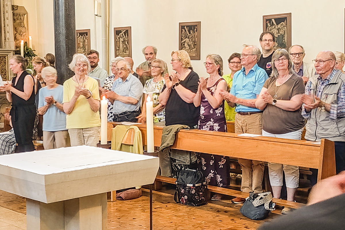 Blick in die Kirche.