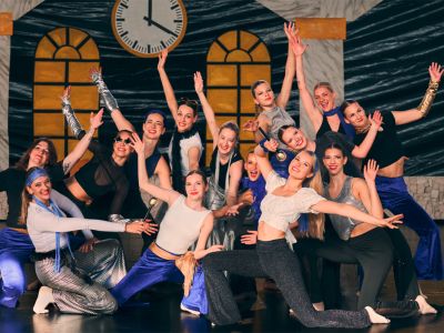 Die Dream Dancer präsentieren ein ABBA-Medley.