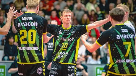 Kapitän Jan Röling und seineHelios GRIZZLYS Giesen wollen mit ihrem neuen Trainer Markus Steuerwald vor heimischem Publikum möglichst weit vorne mitmischen.