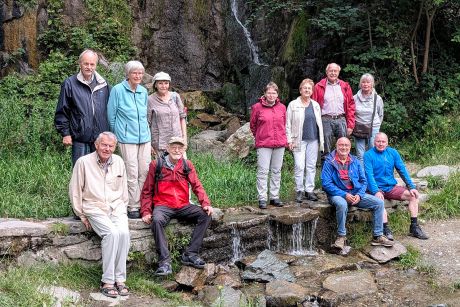 Wendeburger Wanderfreunde am Königshütter Wasserfall