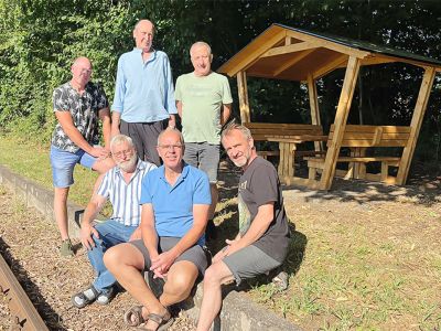 Spender und Mitglieder des Vorstands „Wir in Sottrum e. V.“ (von links) Dennis Sperber, Peter Weidner, Andreas Sperber, Hubert Koll, Matthias Bertram und Detlef Adelhelm.